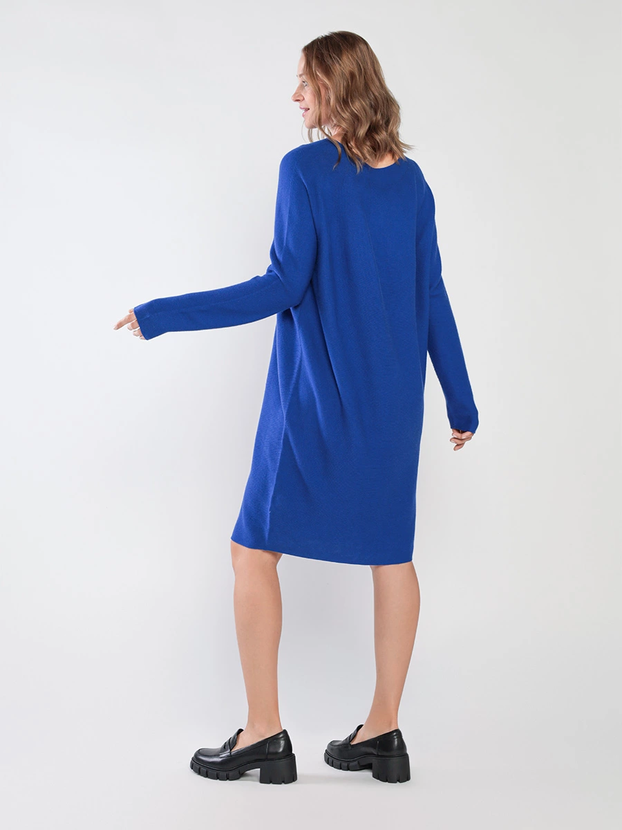 Платье трикотажное из вискозы и шелка синего цвета